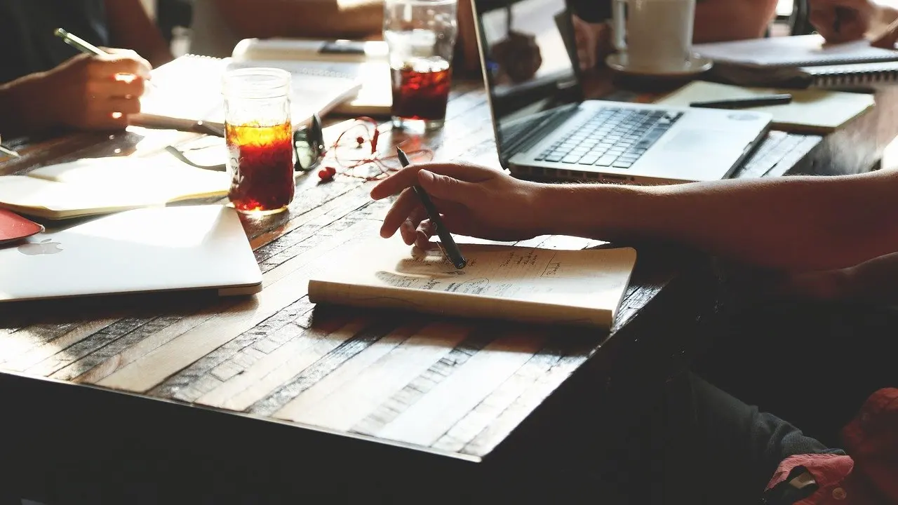 how to start a tech startup