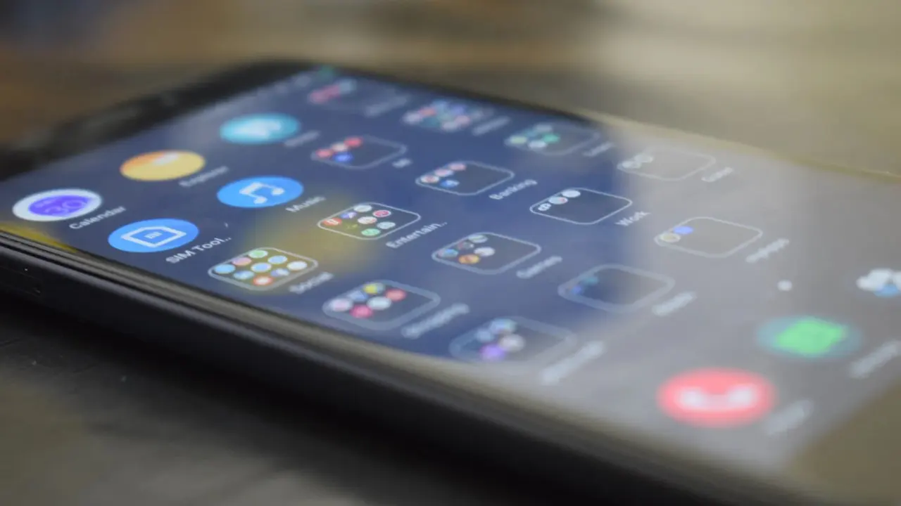 app and socials aliensync